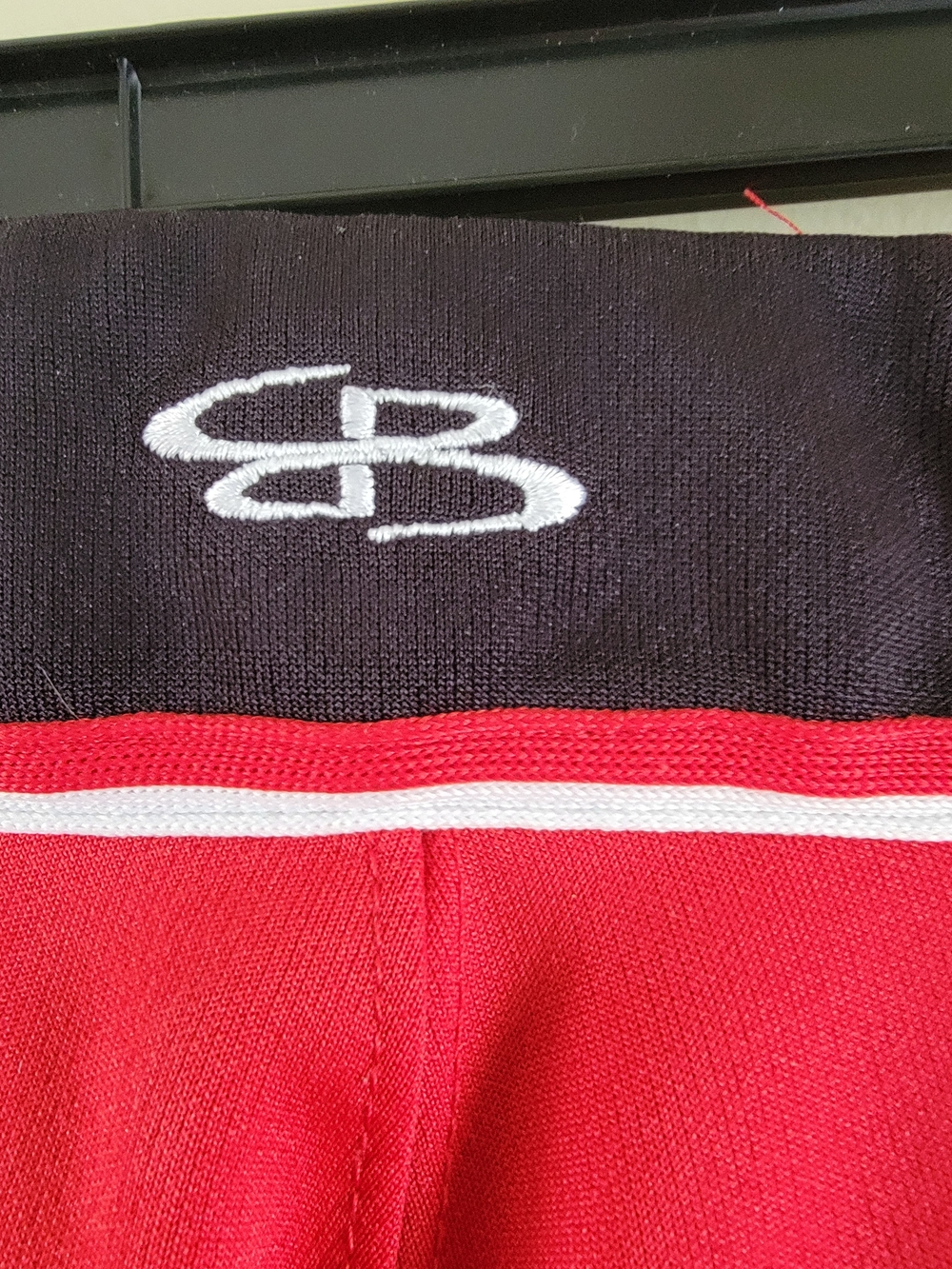 Red Ball Pants With Black And White Trim 30 Knee Length Belt Loops Pockets - Picture 6 of 9